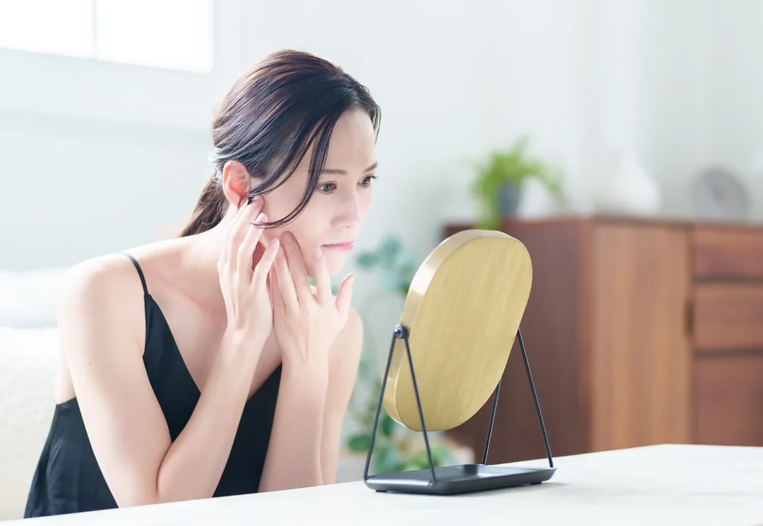 顔に悩みがある女性